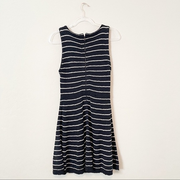 Alice + Olivia Women's Striped Metallic Sweater Dress Fit and Flare Black M - Picture 7 of 7